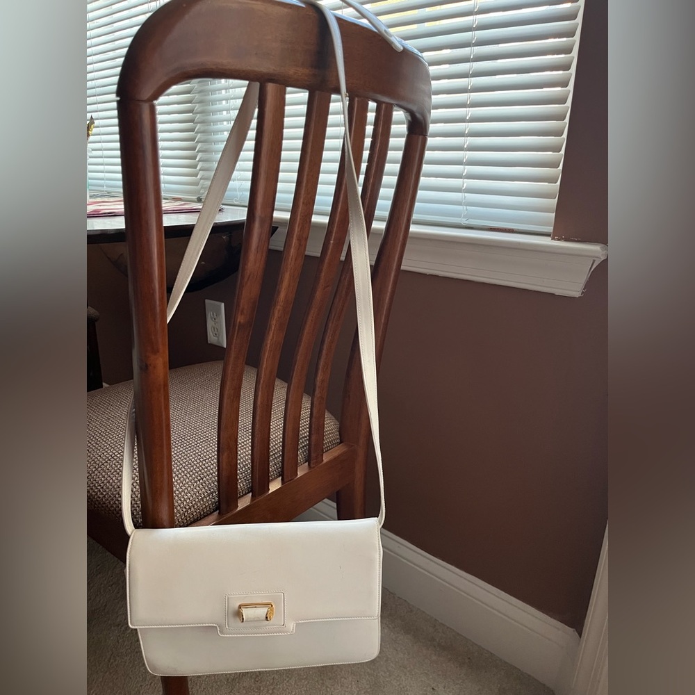 Authentic Gucci Purse - Picture 2 of 15